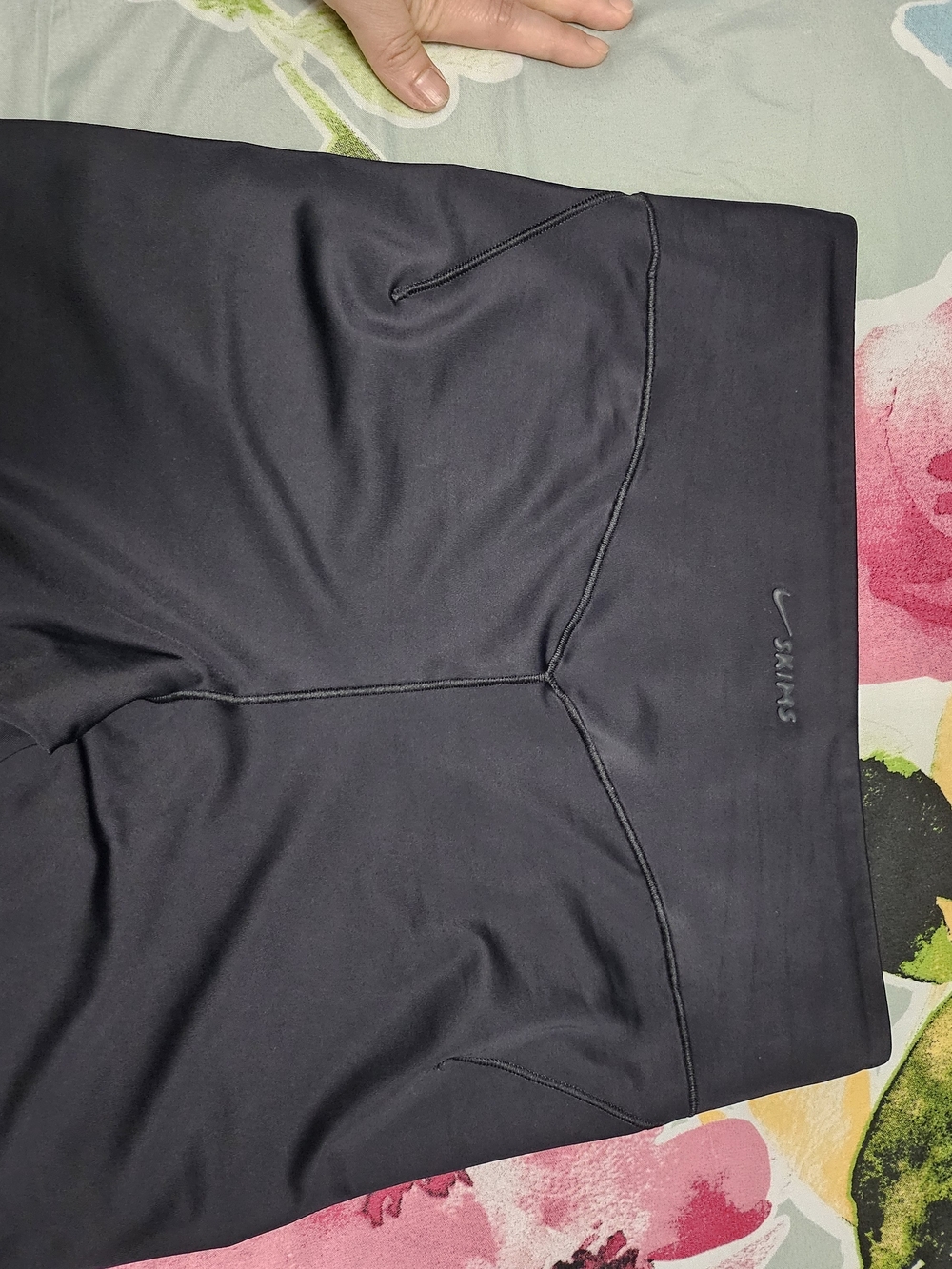 SKIMS Black Logo Detail Leggings - Picture 10 of 11